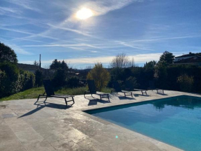 Grande maison et piscine privée